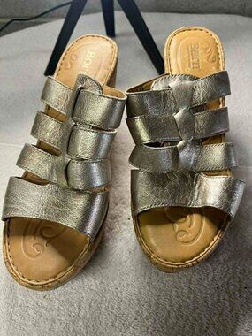 Born Lovella gold metallic leather slide sandals with cork wedge heel sz 10